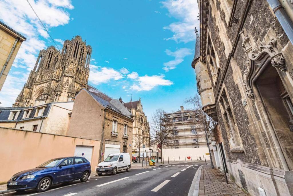 Apartamento Family Avec Vue Sur La Cathedrale De Reims Exterior foto